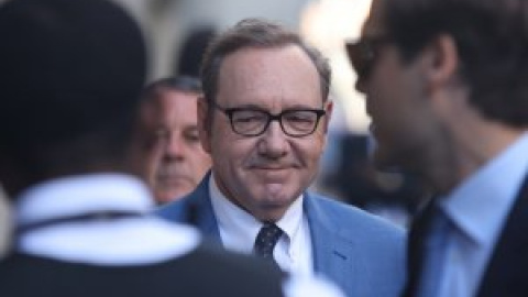 Kevin Spacey condenado a pagar 31 millones de dólares a la productora de 'House of cards' por su comportamiento