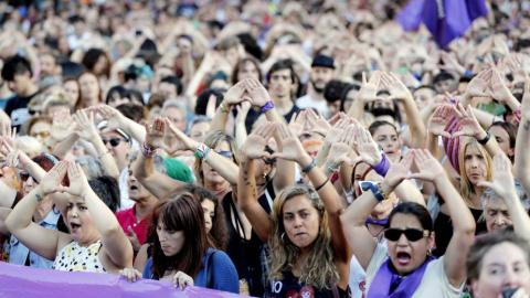 Imagen de archivo de una protesta por la agresión sexual grupal a una joven de 18 años en Bilbao. EFE