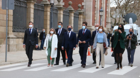 Els 11 diputats de Vox arribant al Parlament el 12 de març de 2021.