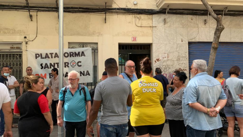 Concentració durant un desnonament a Badalona.