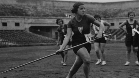 Anna María Martínez Sagi en el primer campeonato nacional de atletismo femenino, en 1931. - EFE