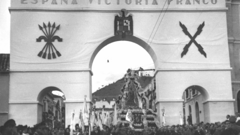 Celebración de la "victoria" fascista en Málaga.