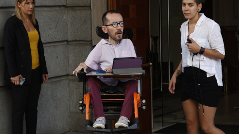 Pablo Echenique, portavoz de Unidas Podemos en el Congreso de los Diputados, ofreciendo declaraciones a los medios.