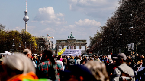 Manifestación en Berlín convovada por el movimiento anti-rectricciones, el pasado 21 de abril.