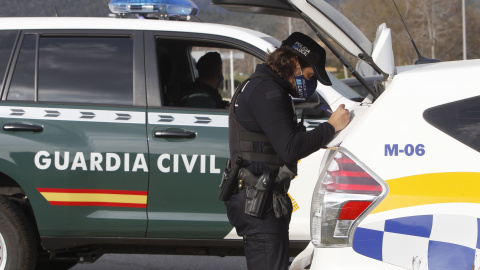 06/03/2021. Imagen de archivo de agentes de la Guardia Civil. - EUROPA PRESS