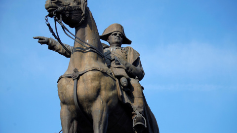 Estatua de Napoleón en Montereau-Fault-Yonne, Francia