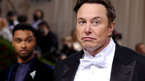 10/08/2022 El consejero delegado de la firma automovilística Tesla, Elon musk en su llegada a la Met Gala, a 2 de mayo de 2022, en Nueva York.