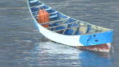 Llegan a puerto los cadáveres de 24 migrantes hallados en una embarcación a la deriva en Tenerife