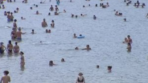 El calor extremo afecta también a la temperatura del agua en el Cantábrico