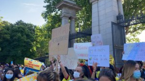 Una multitud de personas protesta en Madrid contra la represión policial y la censura del Gobierno colombiano