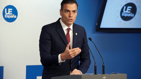 El presidente del Gobierno español, Pedro Sánchez, durante la rueda de prensa en Bruselas tras la reunión del Consejo Europeo. EFE/ Horst Wagner