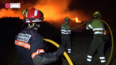 Tres bomberos y 20 pasajeros de un tren, heridos de gravedad por quemaduras en el incendio de Bejís