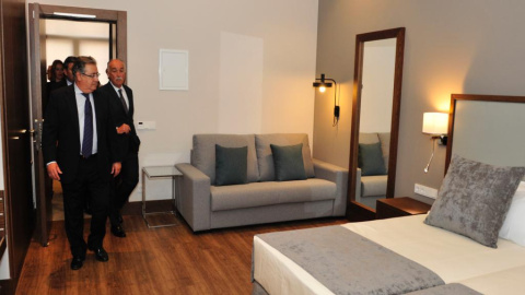 Zoido, durante la inauguración de la residencia que hoy utiliza, cuando era ministro del Interior (21-05-2018) . INTERIOR