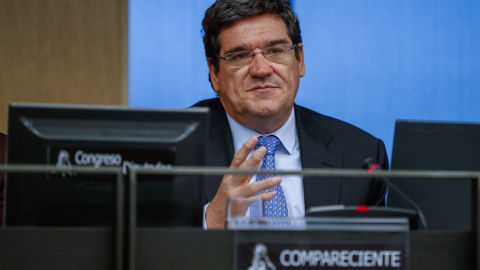 El presidente de la Autoridad Independiente de Responsabilidad Fiscal (AIReF), José Luis Escrivá, durante su comparecencia en la Comisión de Presupuestos del Congreso de los Diputados. EFE/Emilio Naranjo