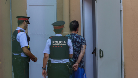 23/08/2022 El conductor detenido el pasado domingo como presunto autor del atropello múltiple de ocho ciclistas en Castellbisbal (Barcelona), dos de los cuales fallecieron y un tercero permanece en estado crítico, ha sido trasladado a los juzgados de Ru