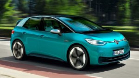 La Unión Europea propone rebajar el precio de los peajes a los coches eléctricos