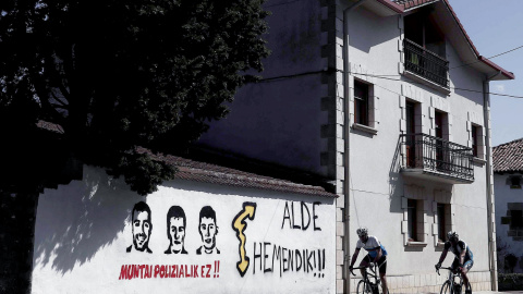 Pintadas y pancartas de los jóvenes en prisión por la pelea en Altsasu. EFE