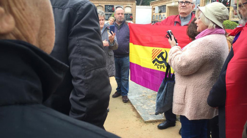 La concentración frente a las fosas republicanas.