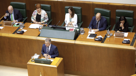 El lehendakari Iñigo Urkullu, durante su intervención en el Pleno de Política General en el Parlamento Vasco.