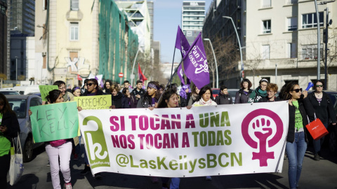 Las Kellys protestan por las calles de Barcelona. /JOEL KHASILA