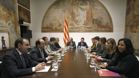 La segona edició de la Taula de Diàleg entre partits catalans, que s'ha fet al Palau de la Generalitat. EFE / ANDREU DALMAU