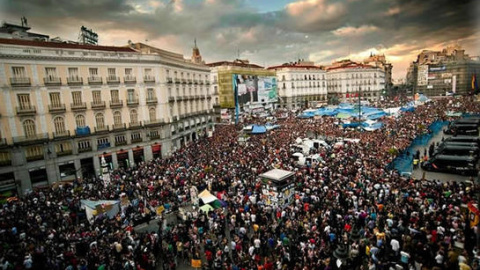 Imagen de archivo de la vista aérea de la concentración del 15M en la Puerta del Sol (Madrid) | EFE/Lu