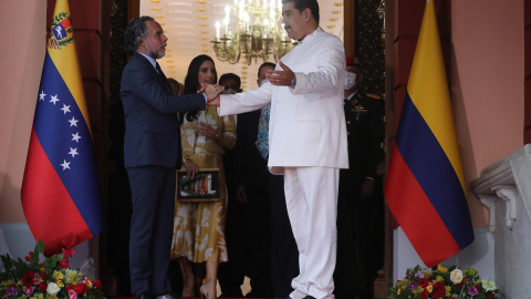 30/08/2022.  El presidente de Venezuela, Nicolás Maduro, recibe al nuevo embajador de Colombia en el país, Armando Benedetti, a 30 de agosto de 2022.