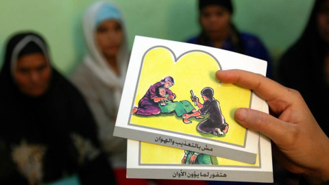 Clases de educación contra la mutilación genital femenina en Minia, Egipto/ Reuters