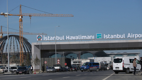 Vista de los accesos del nuevo aeropuerto internacional de Estambul antes de su ceremonia oficial de inauguración, en Estambul (Turquía). EFE/ Erdem Sahin