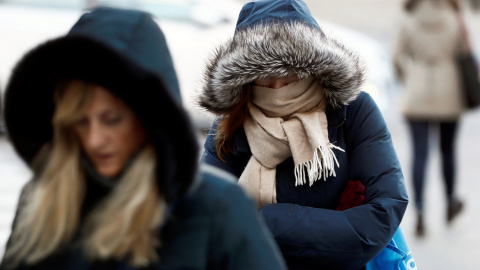 El mal tiempo continúa, sobre todo en el norte, donde además de nevar, las precipitaciones serán fuertes y persistentes. EFE/Mariscal