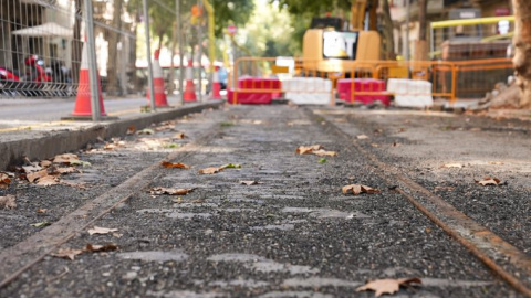 06/09/2022 - Les vies de l'antic tramvia de Barcelona trobades en les obres de la superilla de l'Eixample.