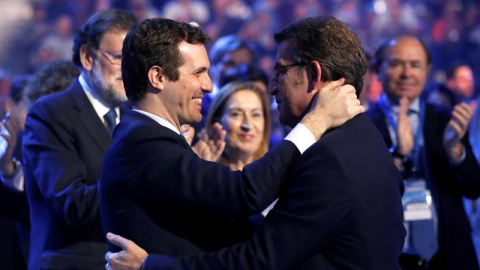 El presidente del PP Pablo Casado, y el presidente de la Xunta de Galicia, Alberto Núñez Feijóo. - EFE