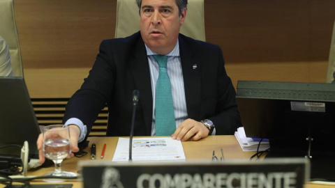 El Director general de Tráfico, Gregorio Serrano, durante su comparecencia para informar de su gestión en el colapso de la autopista de peaje AP-6 en el Congreso de Los Diputados. EFE/Kiko HuescaEFE/ Kiko Huesca