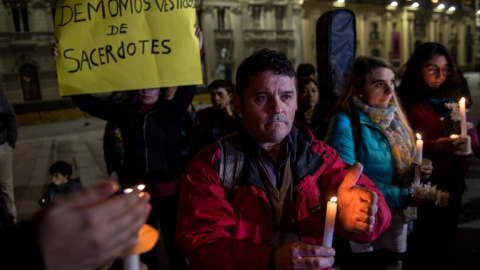 Manifestación en Santiago de Chile en protesta por los casos de abusos en la Iglesia. AFP/Martin Bernetti