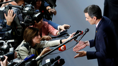 Pedro Sánchez a su llegada a la cumbre de líderes de la Unión Europea para hablar sobre el brexit. | Reuters