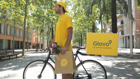 Imagen promocional de un trabajador de la empresa de reparto. GLOVO/Archivo