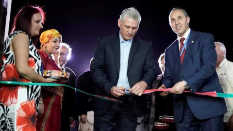 El presidente cubano, Miguel Diaz-Canel, en la inauguración de la 28° Feria Internacional del Libro de Cuba, en La Habana./EFE