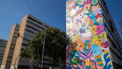 El mural ple de somnis de La Mina. BRU AGUILÓ.