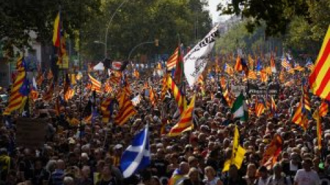 Miles de personas se suman a una manifestación de la ANC por la Diada sin la presencia de la cúpula de ERC