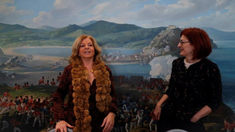 08/02/2019.- La presidenta de Covite, Consuelo Ordóñez (i), y la eurodiputada Maite Pagazaurtundua han ofrecido una rueda de prensa este viernes en San Sebastián sobre los homenajes a los presos de ETA que salen de prisión. EFE/Javier Etxezarreta