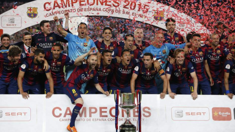 Los jugadores del FC Barcelona celebran su triunfo en la final de la Copa del Rey 2016 frente al Sevilla FC. EFE