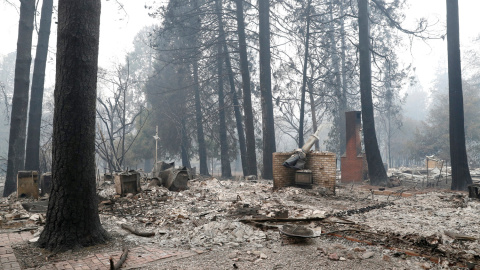 Una casa destruida por las llamas en Camp Fire, Paradise.- REUTERS