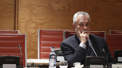 Imagen de archivo del expresidente de la Junta de Andalucía, José Antonio Griñán, durante su comparecencia ante la comisión de investigación sobre financiación de los partidos políticos del Senado.