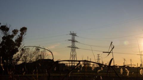 14/09/2022. Un poste eléctrico, a 12 de enero de 2021, en Barcelona.