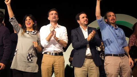 Teresa Rodríguez, Antonio Maillo, Alberto Garzón y Pablo Iglesias en el acto de cierre de campaña de Adelante Andalucía en Torremolinos / EFE