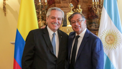 (7/8/2022) El presidente de Argentina, Alberto Fernández (izq), y el de Colombia, Gustavo Petro, antes de la investidura del segundo.