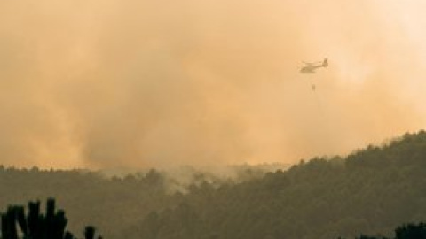 Veintitrés medios aéreos trabajan en el incendio de Ávila, que sigue extendiéndose