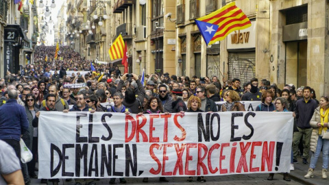 Mobilització dels CDR pel centre de Barcelona, de plaça Sant Jaume a les Rambles. Joel Kashila