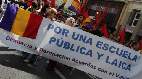 Imagen de la manifestación conmemorativa de la II República. 14/04/2019. PAOLA ARAGÓN