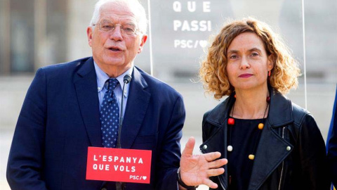 Josep Borrell junto a la ministra Meritxell Batet en un acto electoral. (EFE)